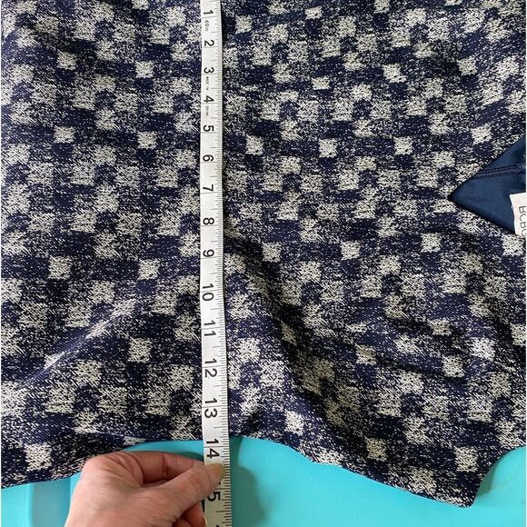 BCBGeneration Navy Jacquard Textured V Neck V Back Skort Romper Women’s Size 4 - Picture 10 of 14